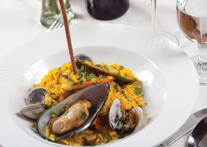 Photo Francisco Estrada: Risotto with saffron and seafood at ALcaravea Gourmet