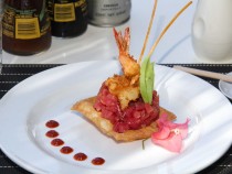 Tuna Tartare in wonton toast