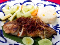 Pescado Mojillo.- Seasoned with chile guajillo and garlic. Very tasty.