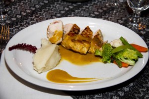 Chicken with green pepper sauce.