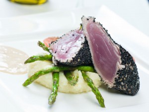 Seared yellow tuna oil