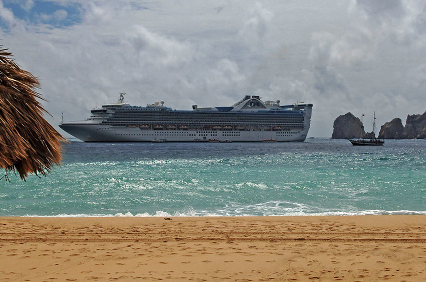 Medano Beach and Cruise Ship October 4th Cabo
