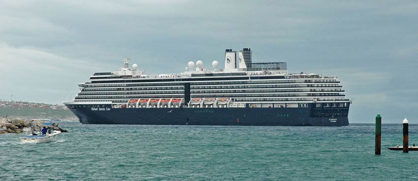 The First Cruise Ship Returns to Cabo After Odile